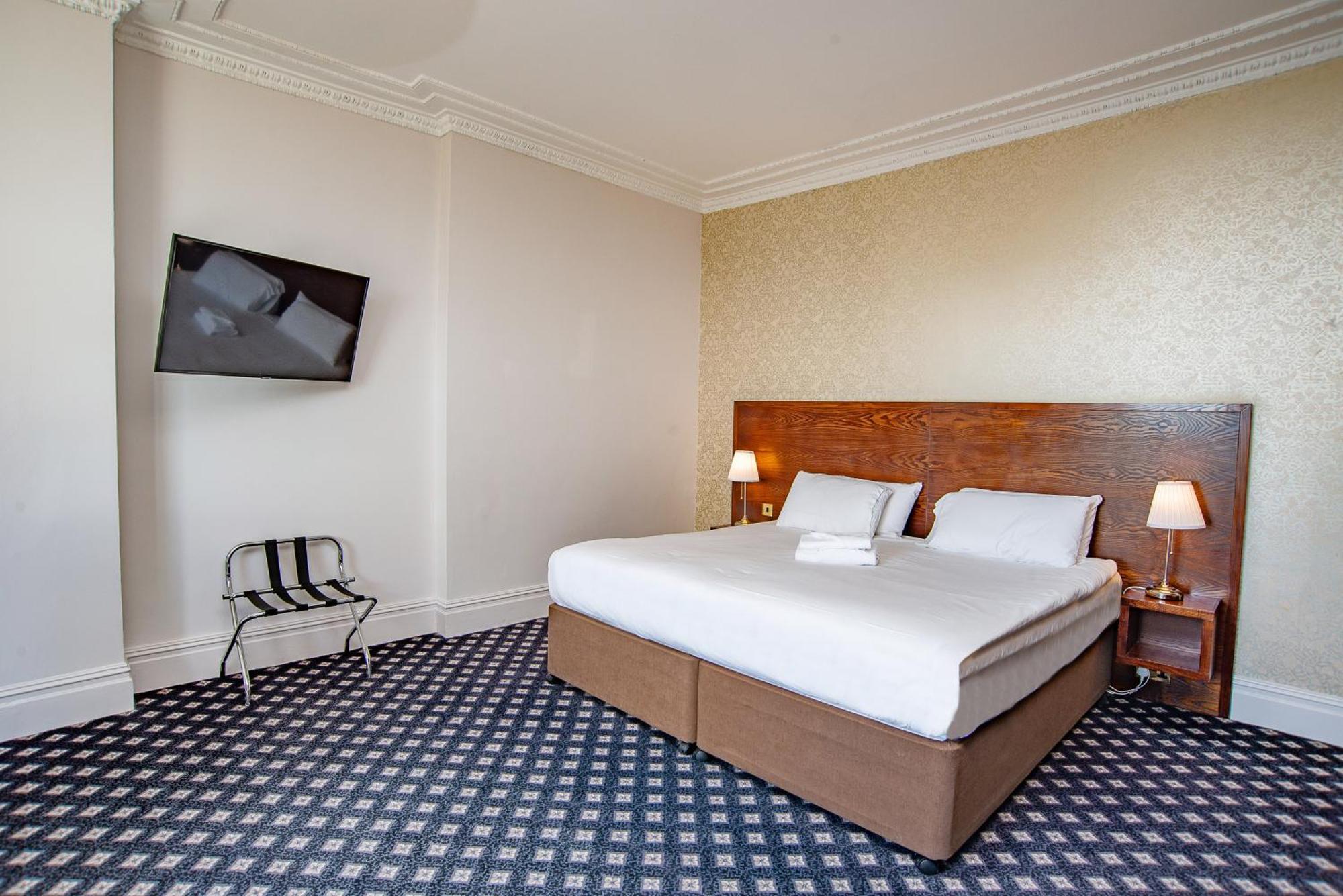 Foley Arms Hotel เกรทมัลเวิร์น ภายนอก รูปภาพ