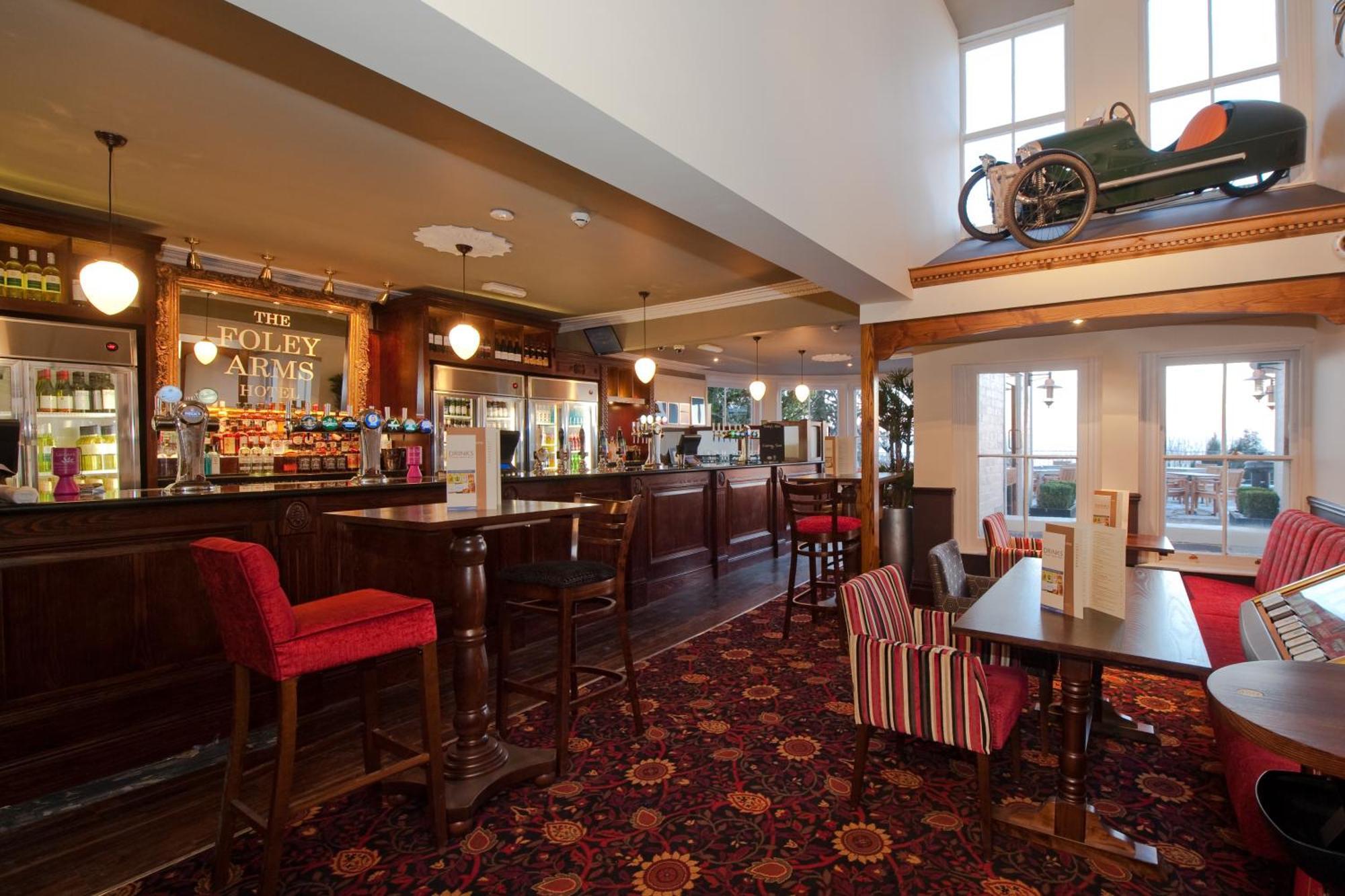 Foley Arms Hotel เกรทมัลเวิร์น ภายนอก รูปภาพ