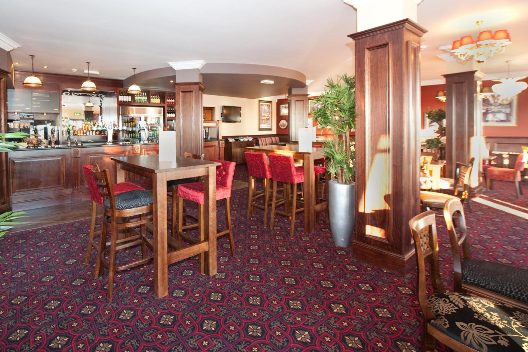 Foley Arms Hotel เกรทมัลเวิร์น ภายนอก รูปภาพ